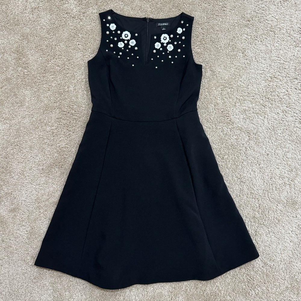 Roz & Ali Black A-Line Dress with pockets